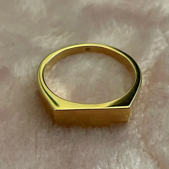 GORJANA
Engravable Bespoke Wilder Tag Ring - Picture 3 of 5